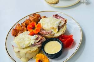 Crave Restaurant